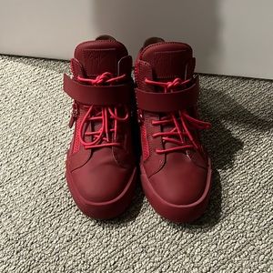 Red Giuseppe Zanotti